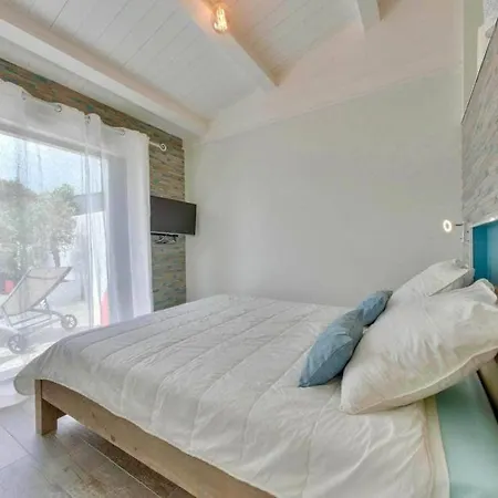 830 La - Heated Pool With Removable Bottom *